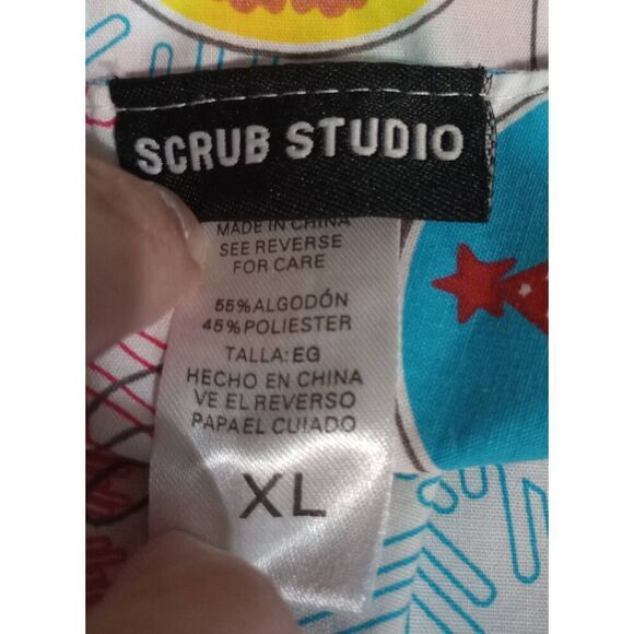 Scrub Studio Scrub Top Ladies Extra Large Christmas Penguin Snowflake - Picture 5 of 6